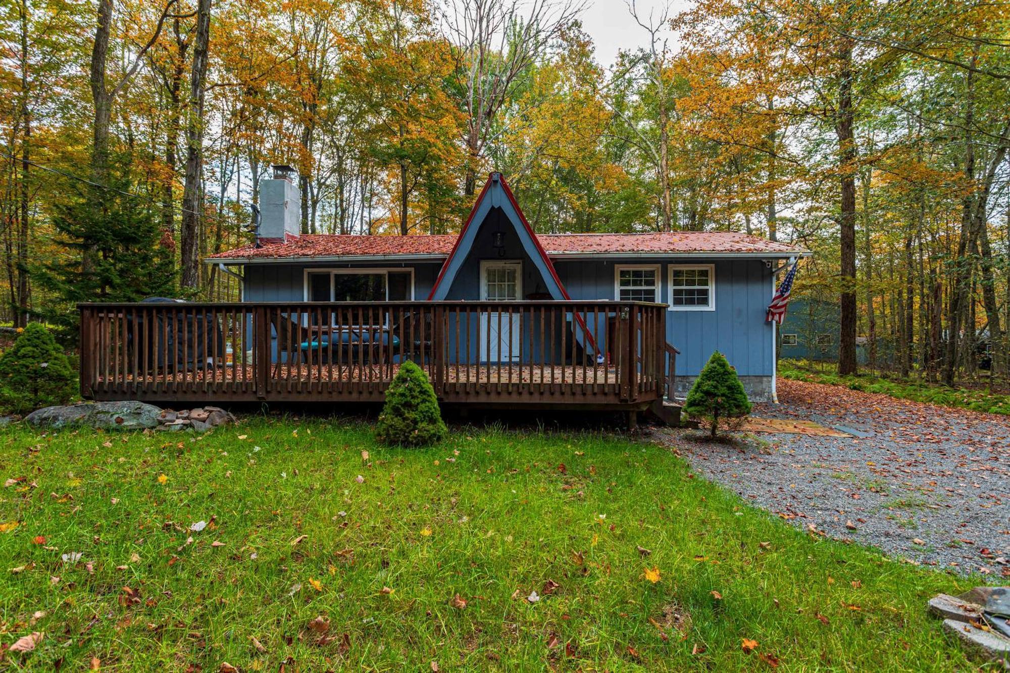 Hot Tub Fire Pit Dog Friendly Pocono Lake